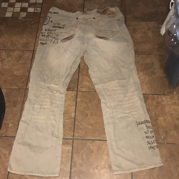 Men’s Akademiks Scripted Jeans - Picture 7 of 11